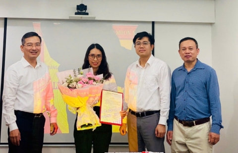 LỄ KẾT NẠP ĐẢNG VIÊN MỚI TẠI CHI BỘ CÔNG TY TNHH PVCHEM-TECH